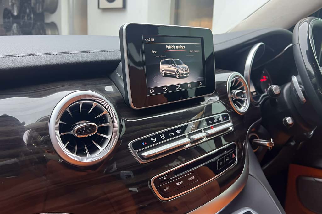 MERCEDES BENZ V220D EXCLUSIVE