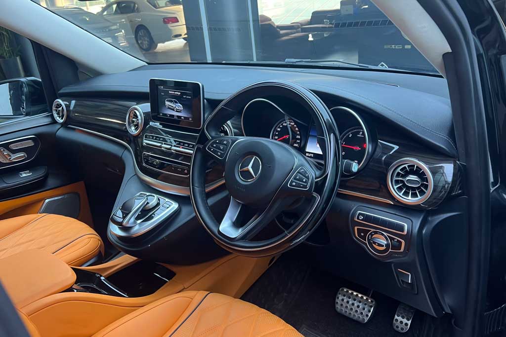 MERCEDES BENZ V220D EXCLUSIVE