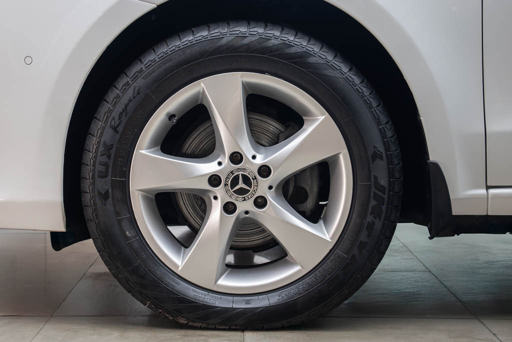 Mercedes Benz V220d Exclusive
