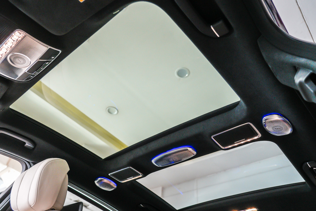 MERCEDES MAYBACH S560