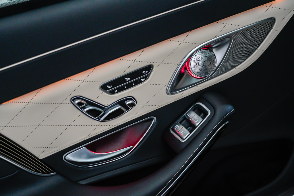 MERCEDES MAYBACH S560