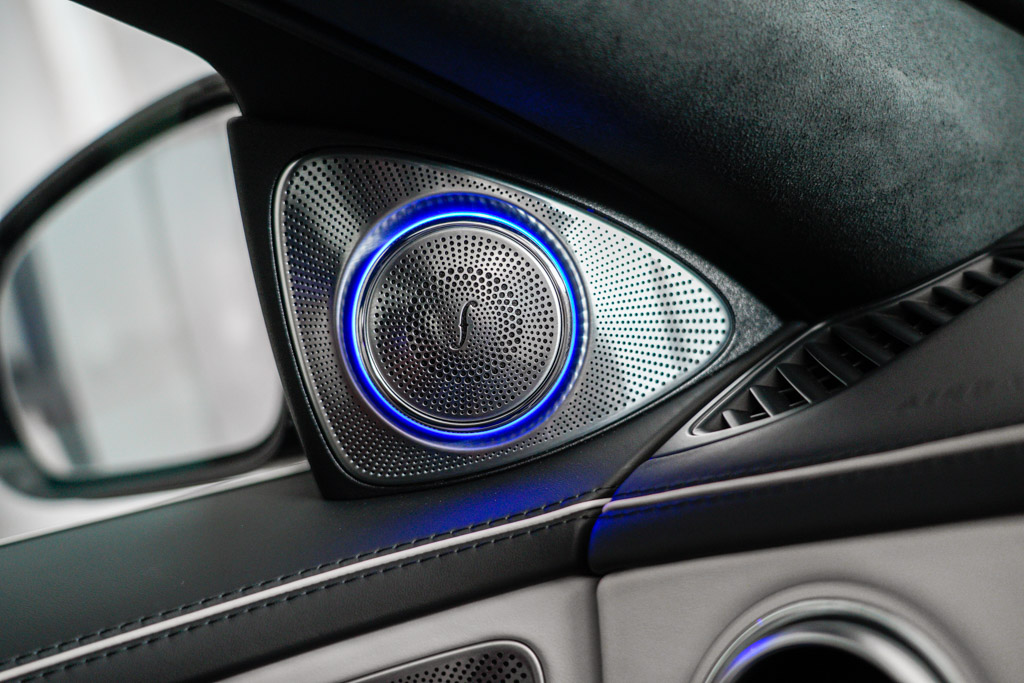 MERCEDES MAYBACH S560