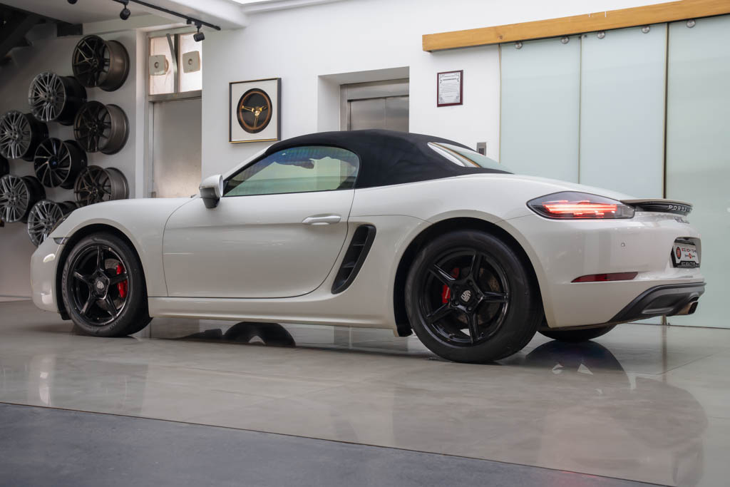 Porsche 718 Boxster