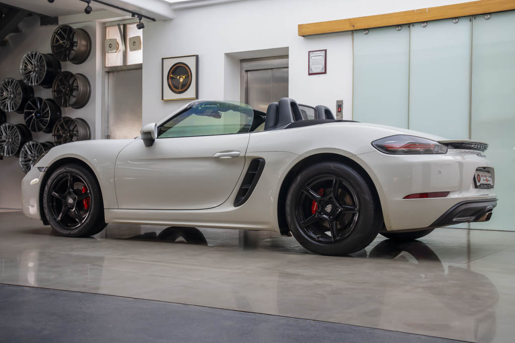 Porsche 718 Boxster