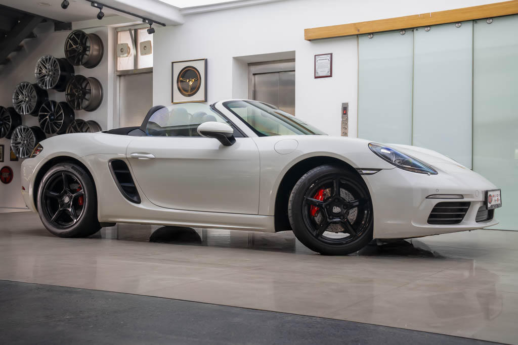 Porsche 718 Boxster