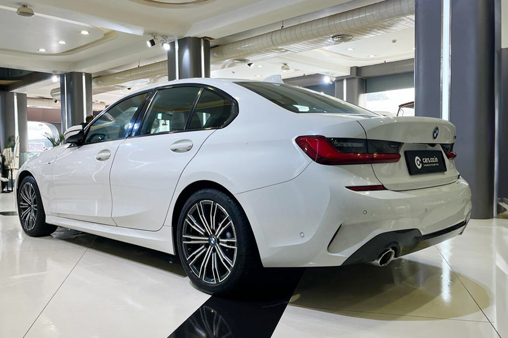 BMW 330i M SPORT