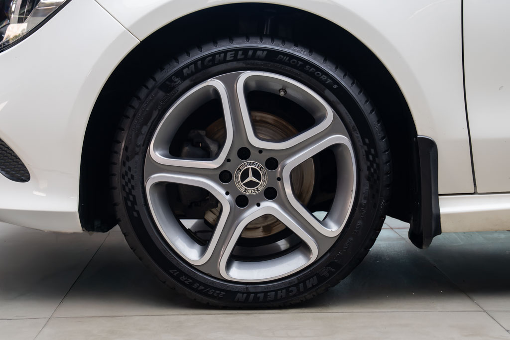 Mercedes Benz CLA 200d