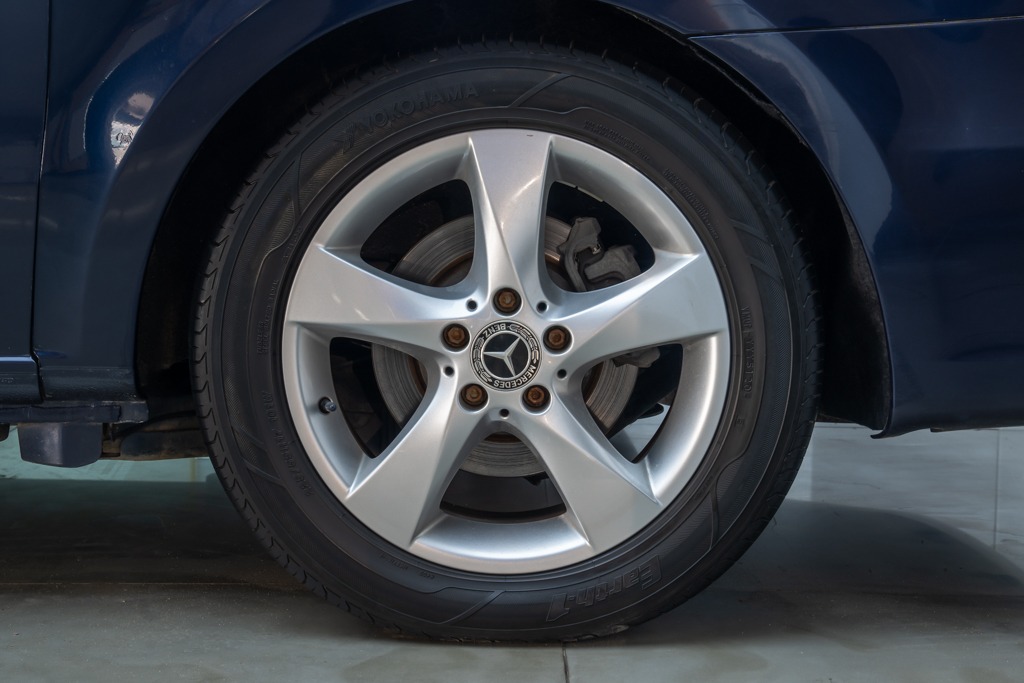 MERCEDES BENZ V220D EXCLUSIVE