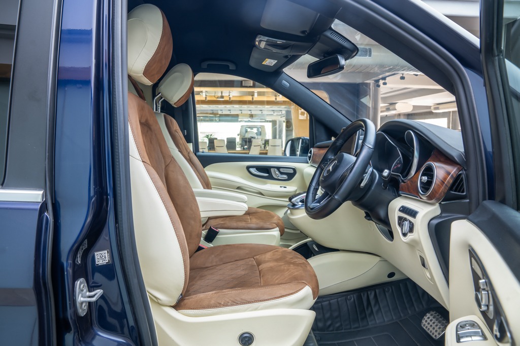 MERCEDES BENZ V220D EXCLUSIVE