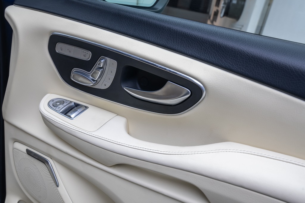 MERCEDES BENZ V220D EXCLUSIVE