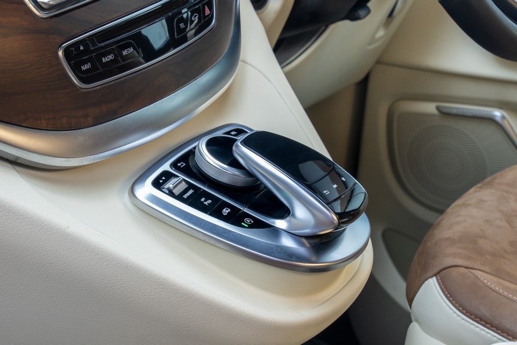 MERCEDES BENZ V220D EXCLUSIVE