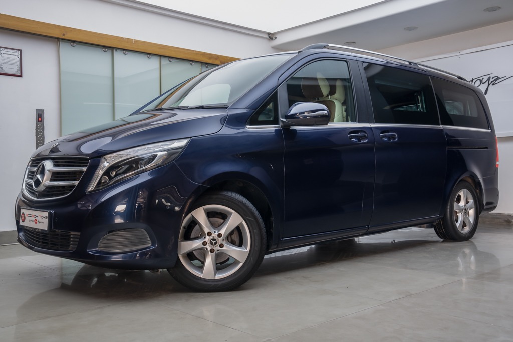 MERCEDES BENZ V220D EXCLUSIVE