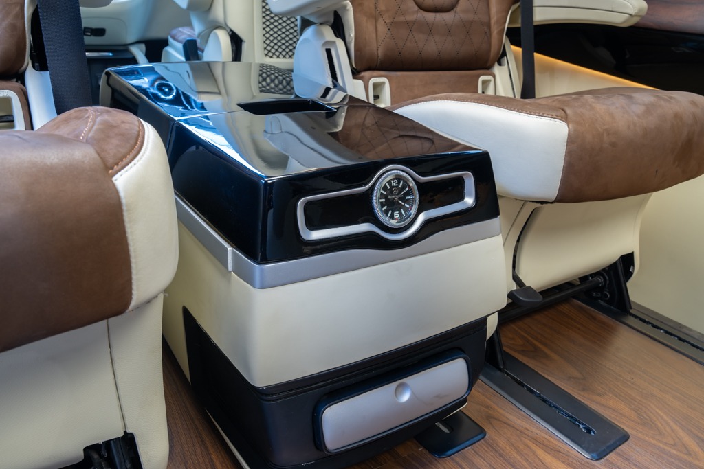 MERCEDES BENZ V220D EXCLUSIVE