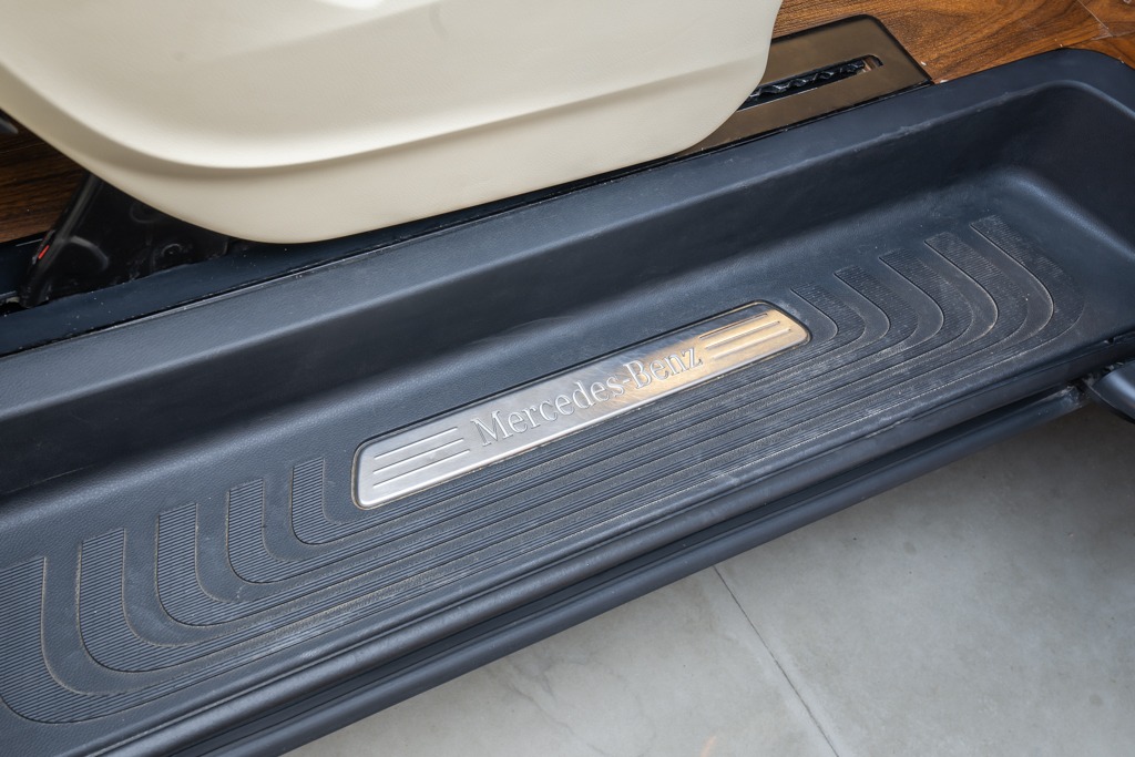 MERCEDES BENZ V220D EXCLUSIVE