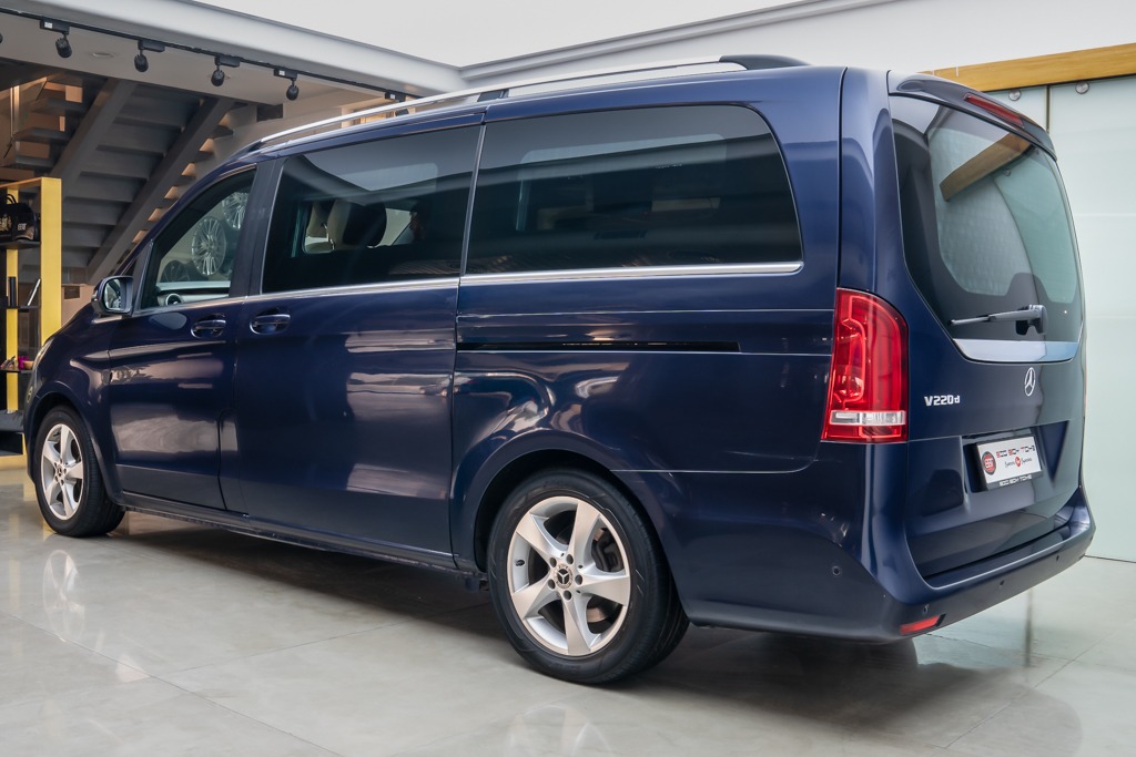 MERCEDES BENZ V220D EXCLUSIVE