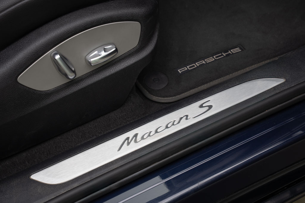 PORSCHE MACAN S