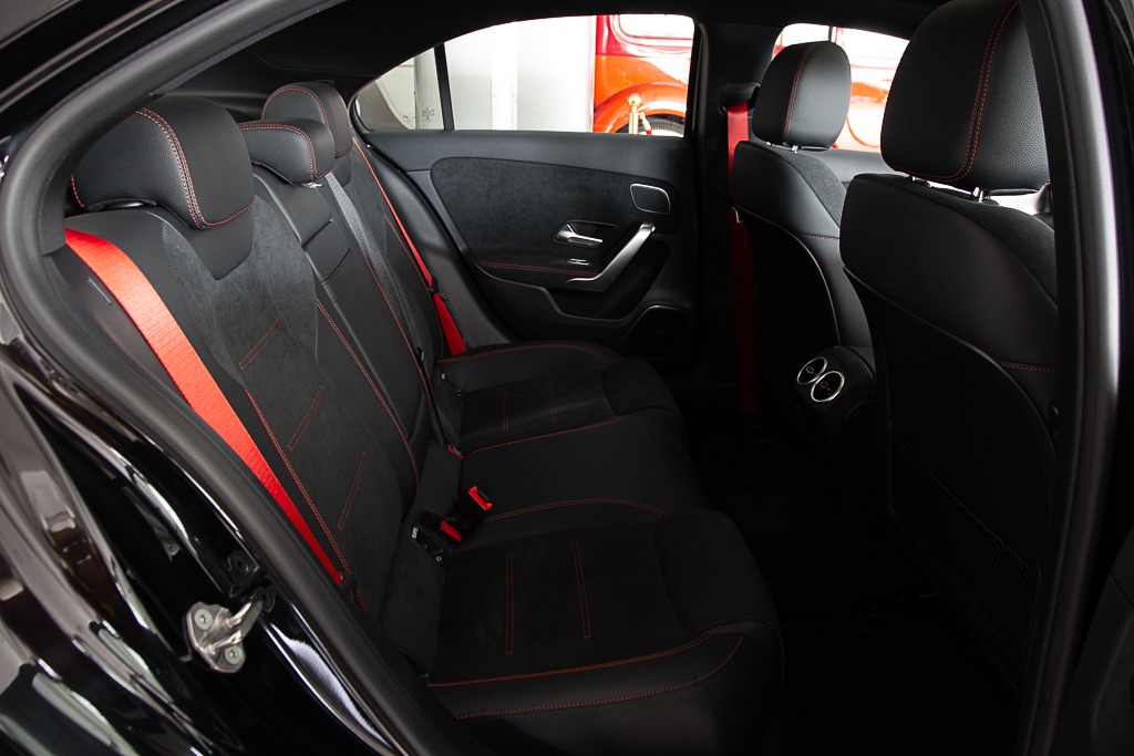 MERCEDES AMG A35 4MATIC