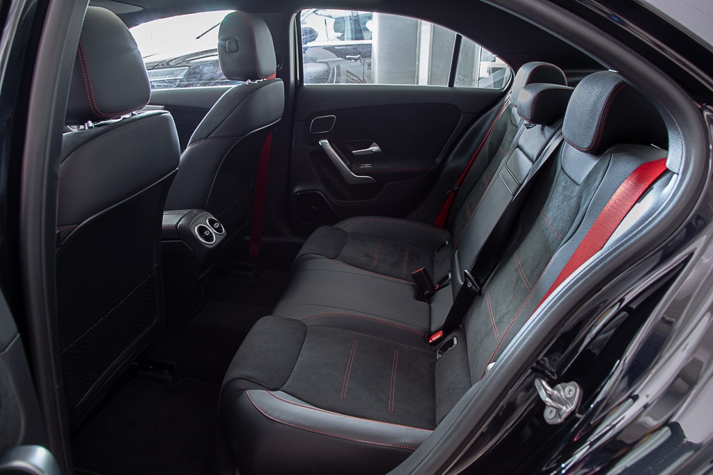 MERCEDES AMG A35 4MATIC