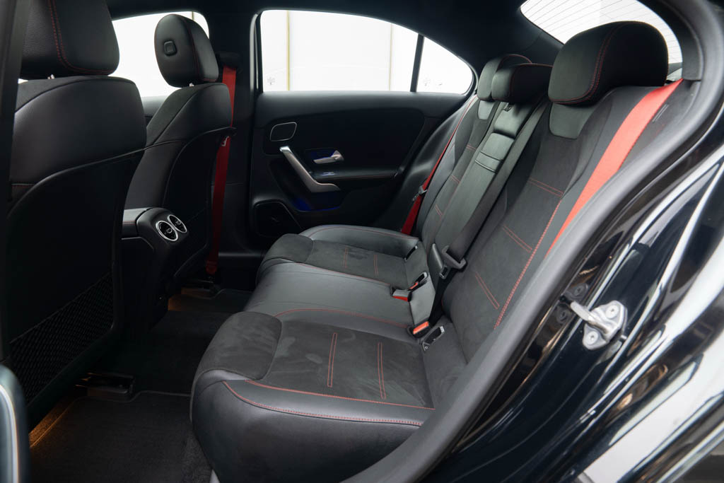 Mercedes Benz A35 AMG 