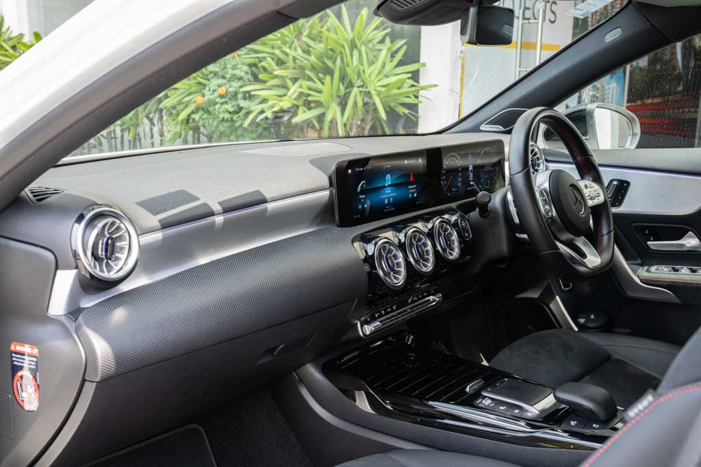 MERCEDES BENZ AMG A35 4MATIC LIMOUSINE