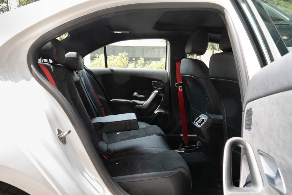 MERCEDES BENZ AMG A35 4MATIC LIMOUSINE