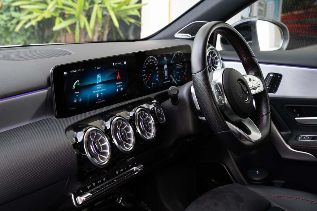 MERCEDES BENZ AMG A35 4MATIC LIMOUSINE