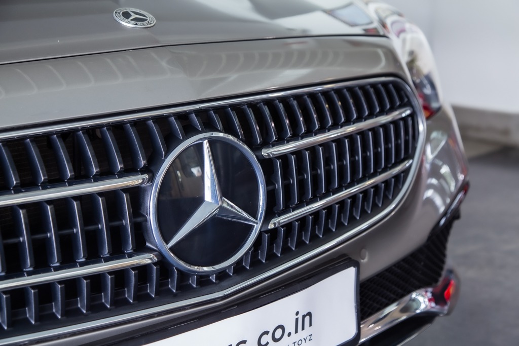 MERCEDES BENZ E220D EXCLUSIVE