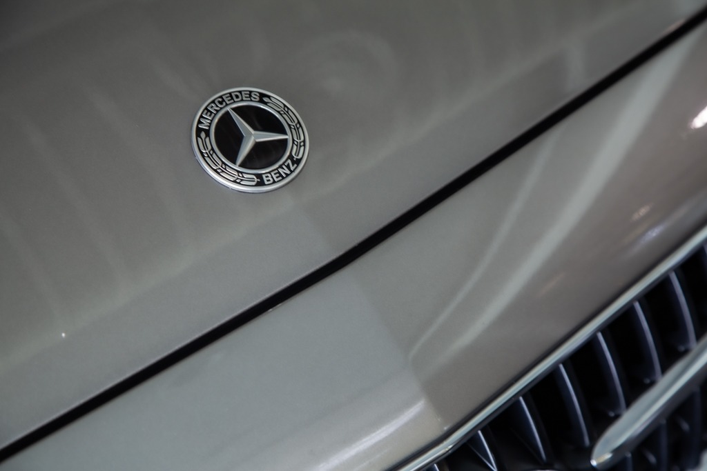 MERCEDES BENZ E220D EXCLUSIVE