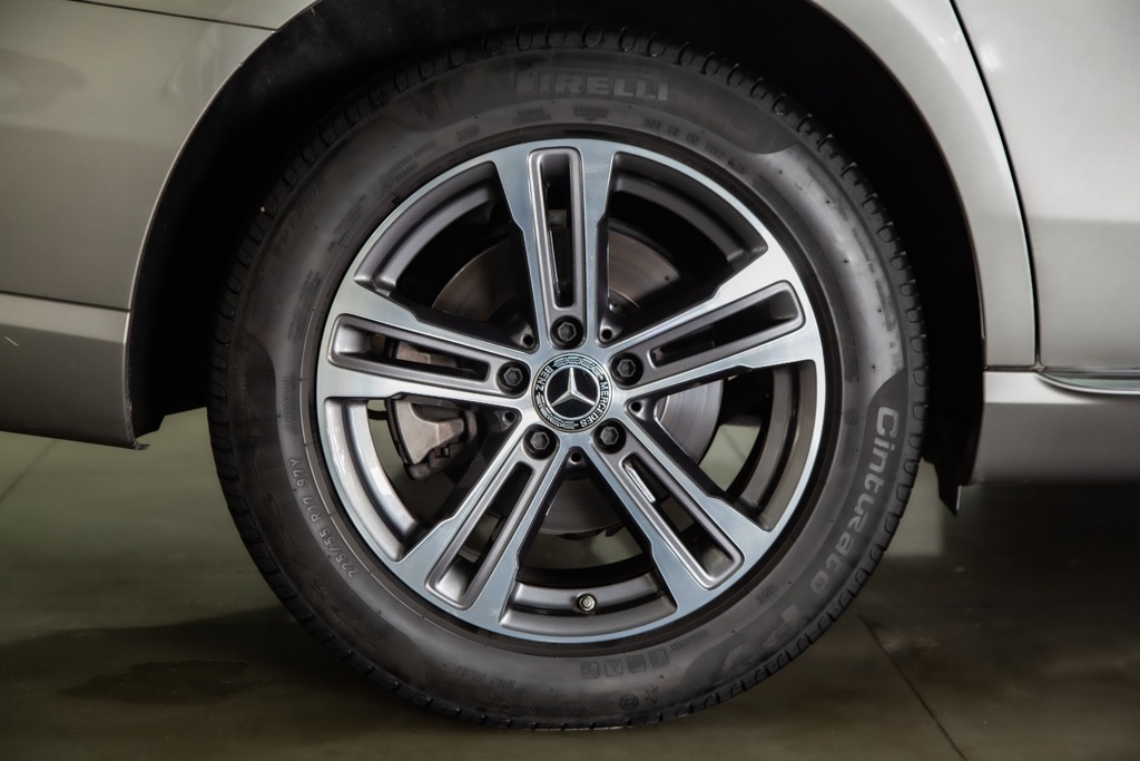 MERCEDES BENZ E220D EXCLUSIVE