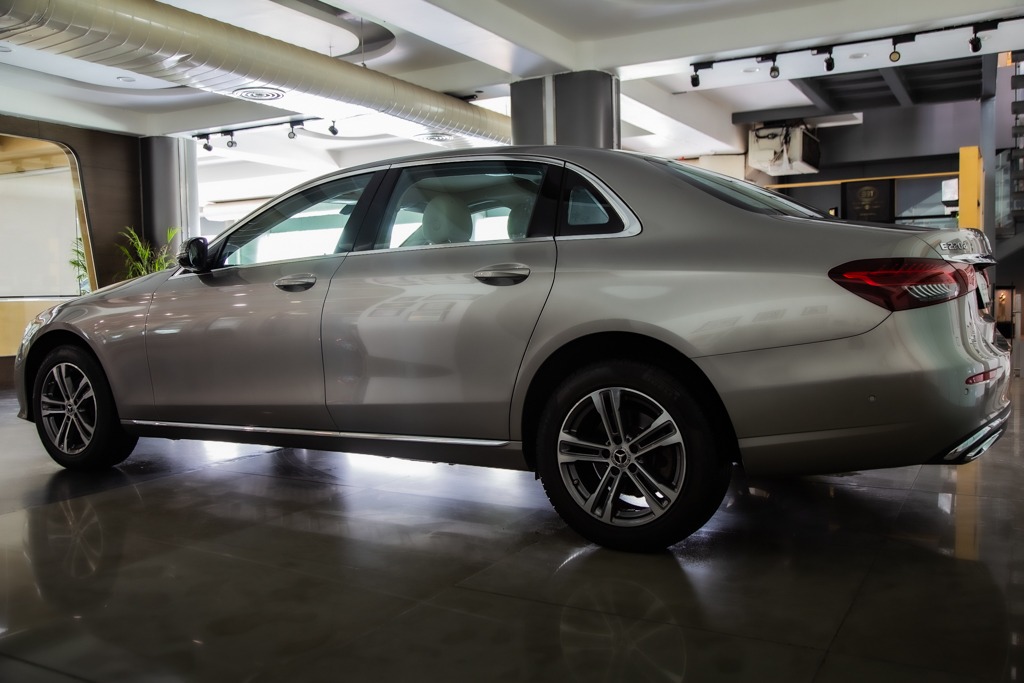 MERCEDES BENZ E220D EXCLUSIVE