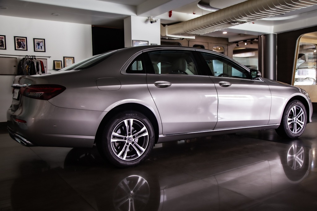 MERCEDES BENZ E220D EXCLUSIVE