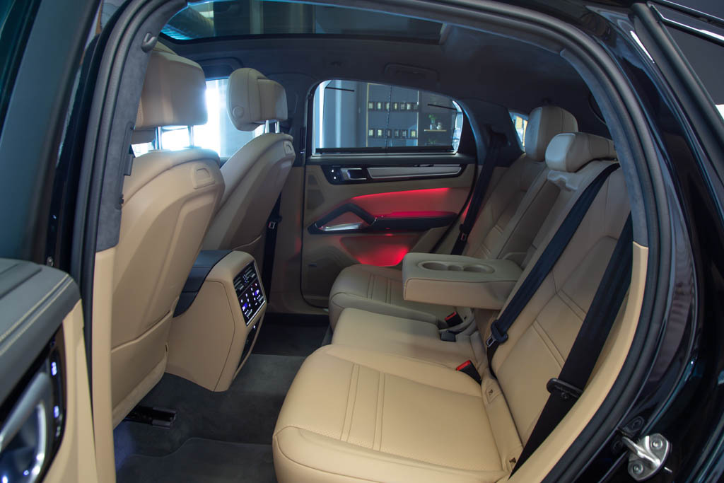 PORSCHE CAYENNE TURBO COUPE