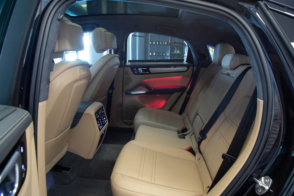 PORSCHE CAYENNE TURBO COUPE