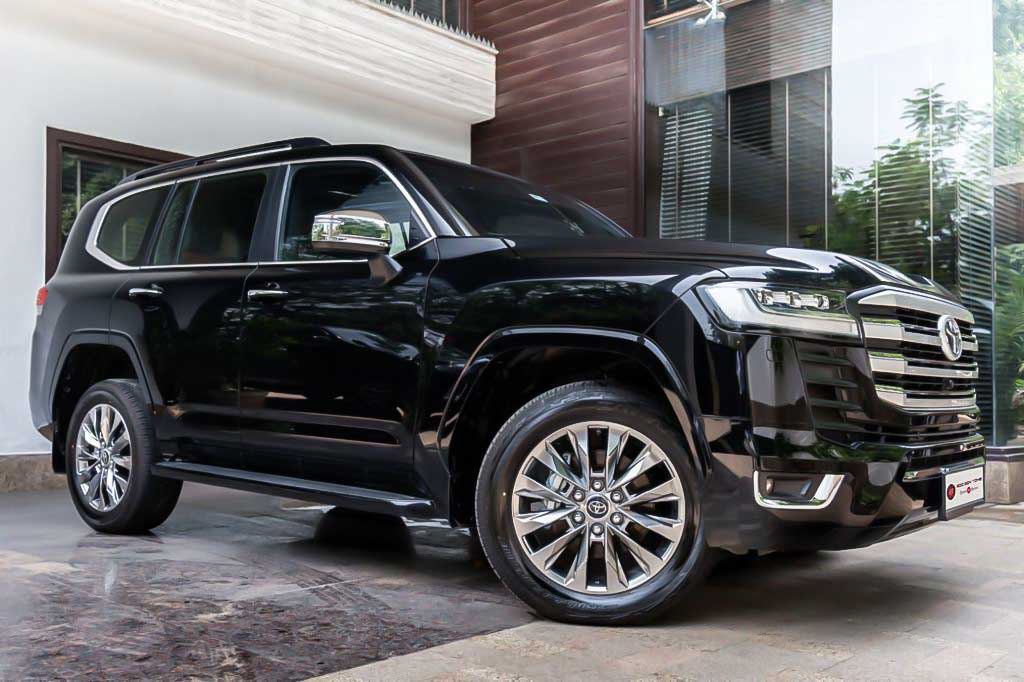 TOYOTA LAND CRUISER LC300