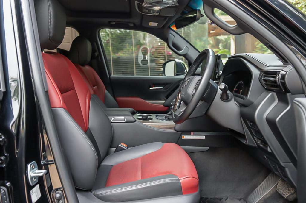 TOYOTA LAND CRUISER LC300