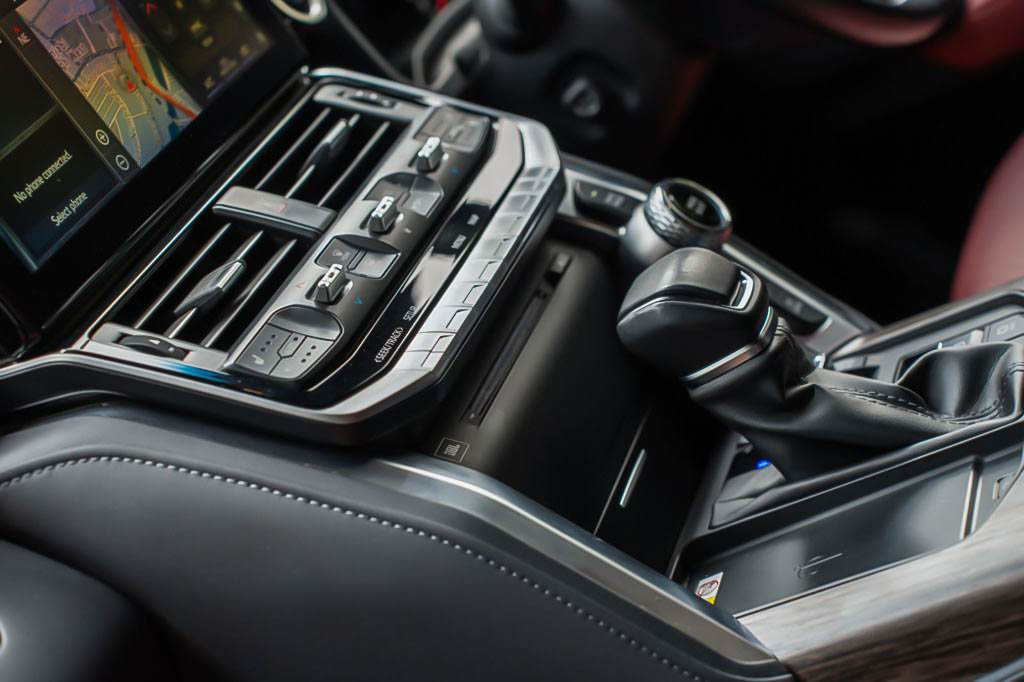 TOYOTA LAND CRUISER LC300