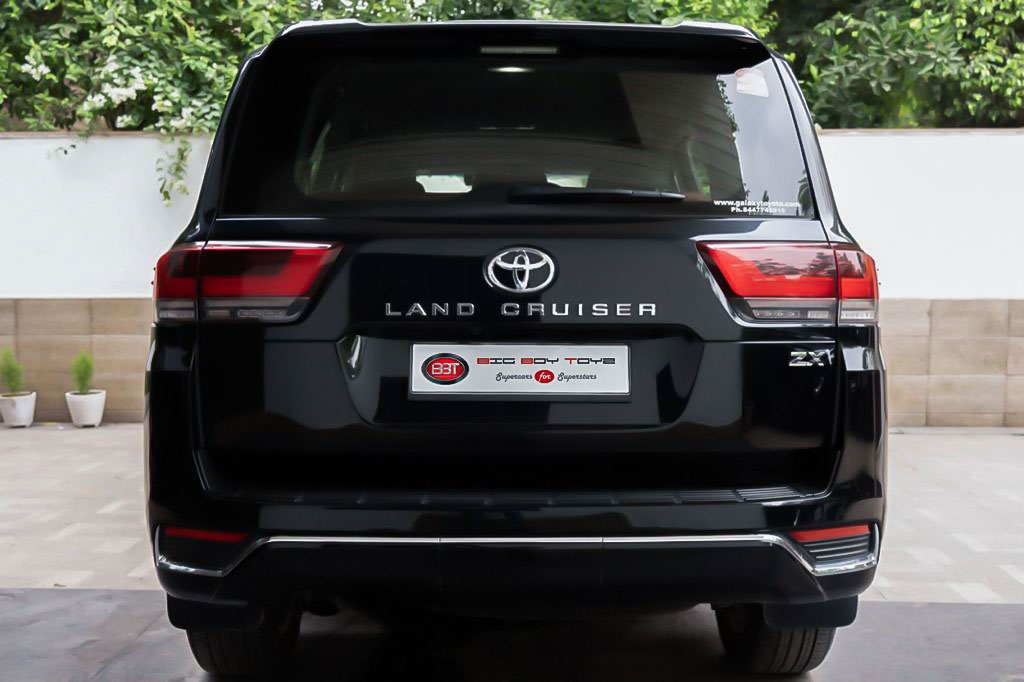 TOYOTA LAND CRUISER LC300