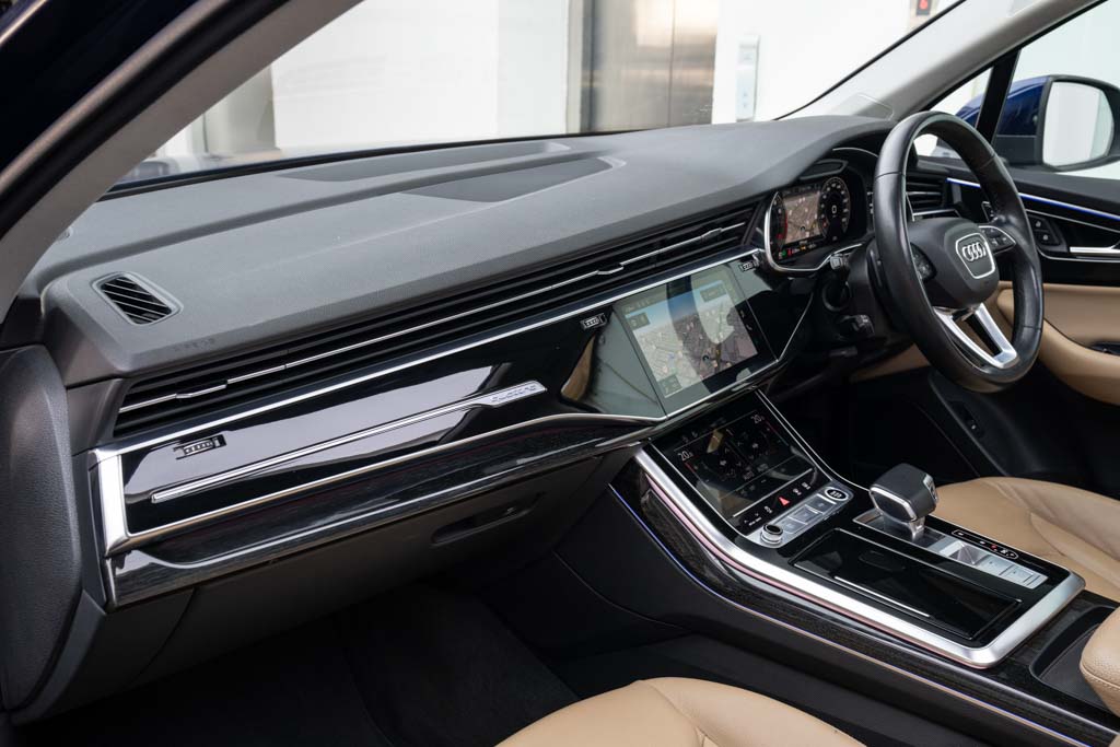 AUDI Q7 Technology 55 TFSI