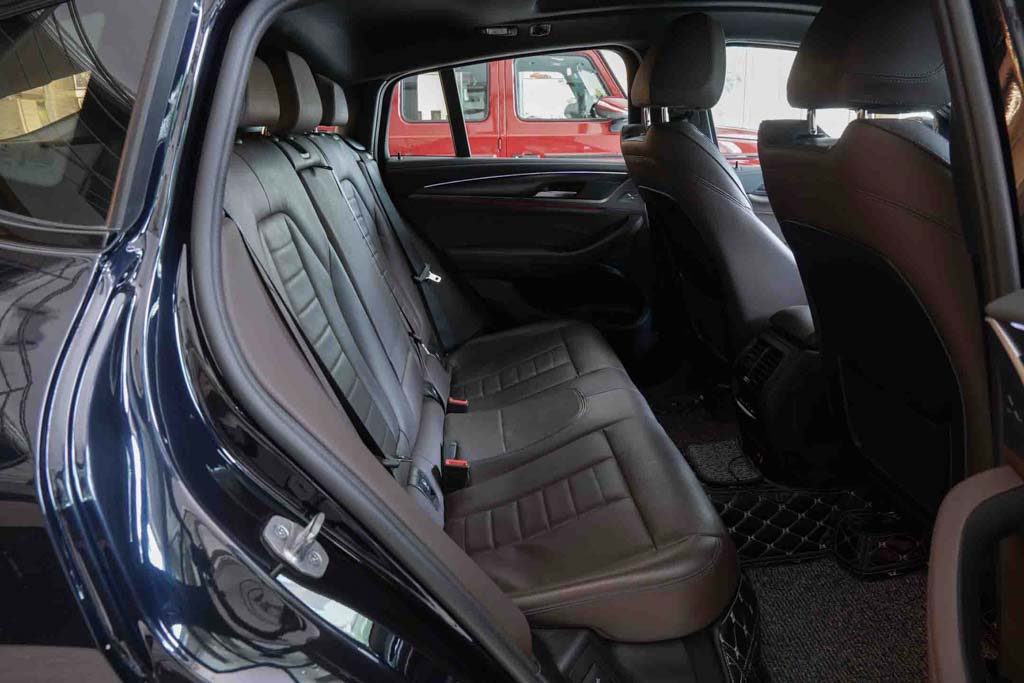 BMW X4 XDRIVE30d M SPORT X SILVER SHADOW EDITION