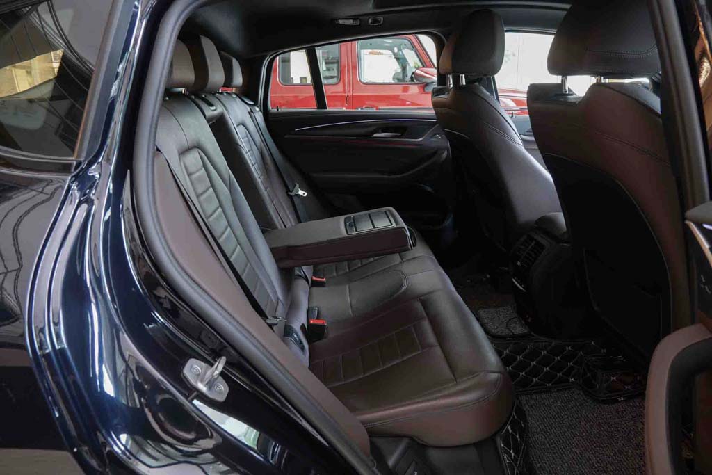 BMW X4 XDRIVE30d M SPORT X SILVER SHADOW EDITION