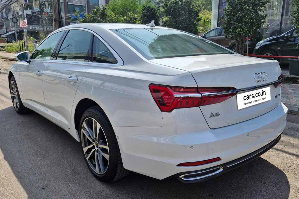 AUDI A6 45 TFSI Technology 