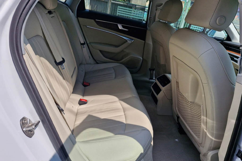 AUDI A6 45 TFSI Technology 