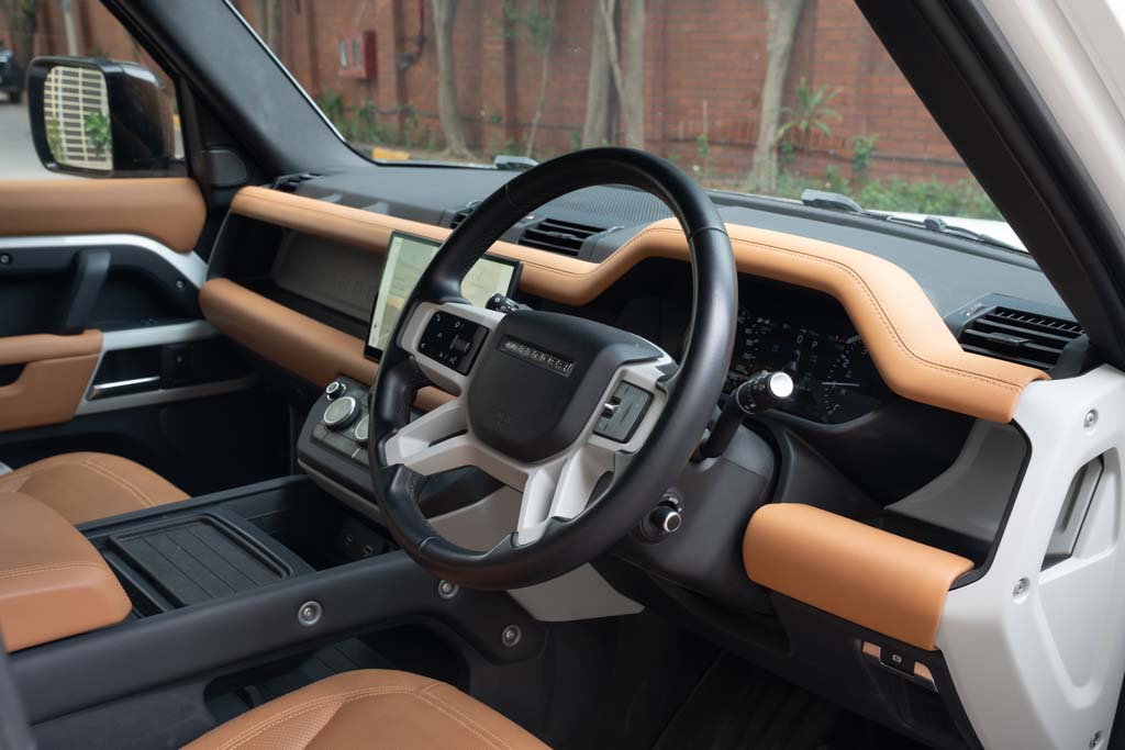 Land Rover Defender 110 P300 HSE