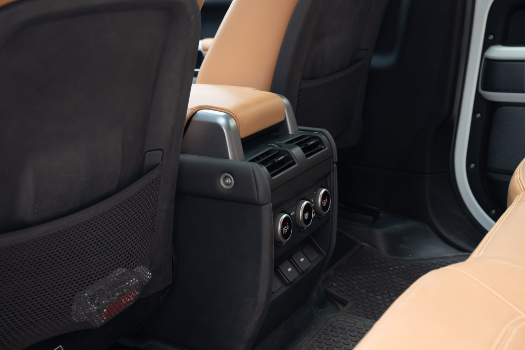 Land Rover Defender 110 P300 HSE