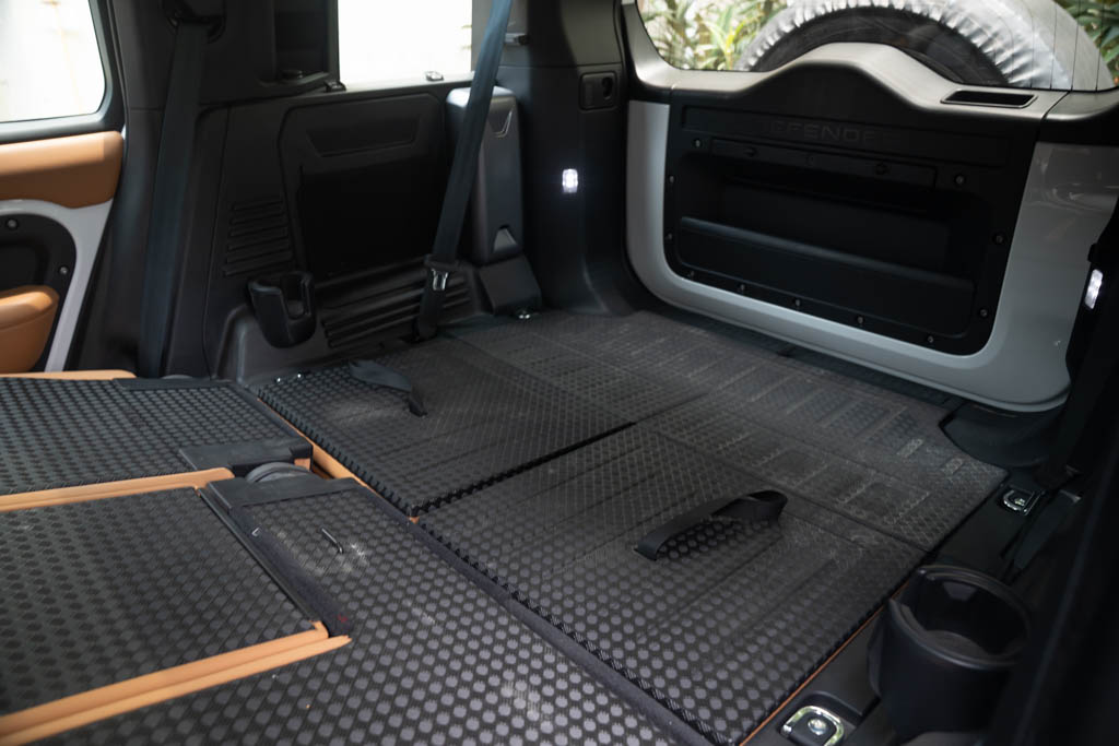 Land Rover Defender 110 P300 HSE