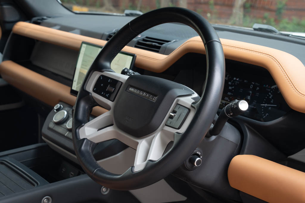 Land Rover Defender 110 P300 HSE