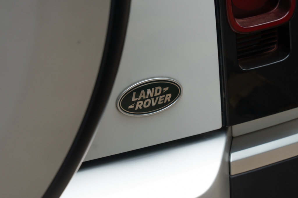 Land Rover Defender 110 P300 HSE