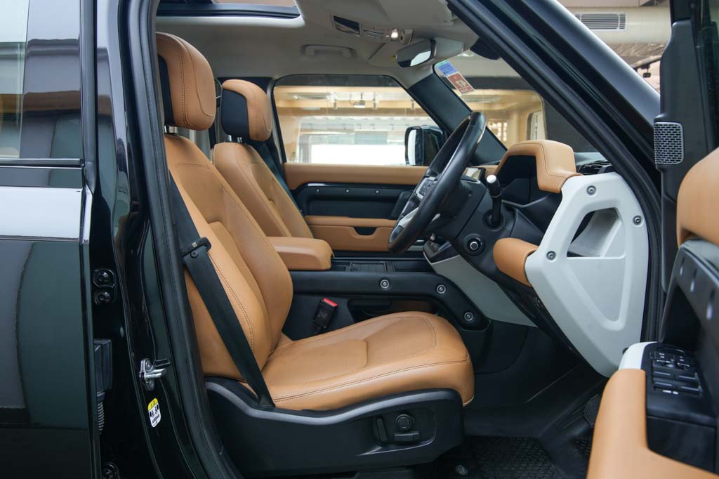 Land Rover Defender P400 HSE