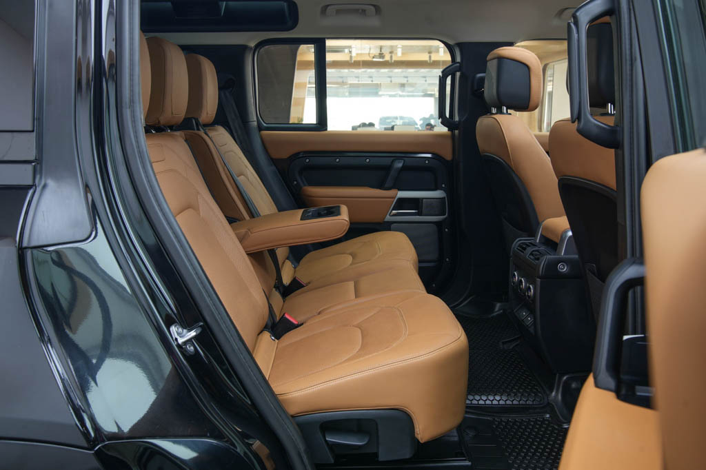 Land Rover Defender P400 HSE