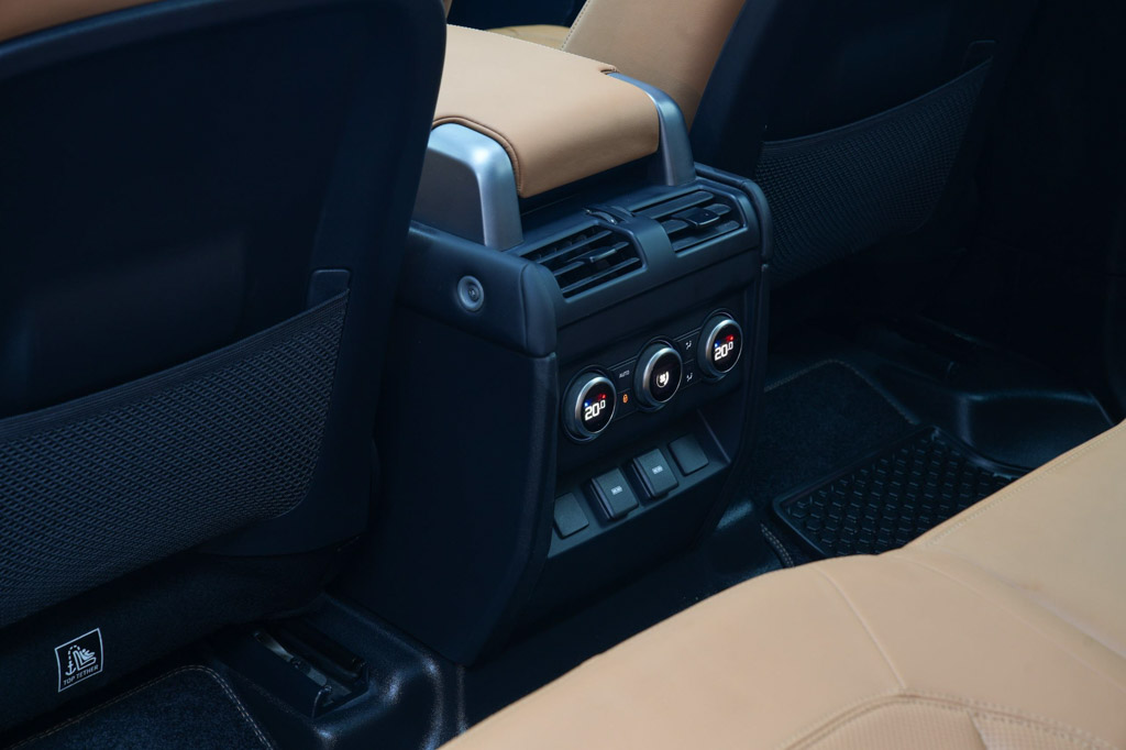 Land Rover Defender P400 HSE